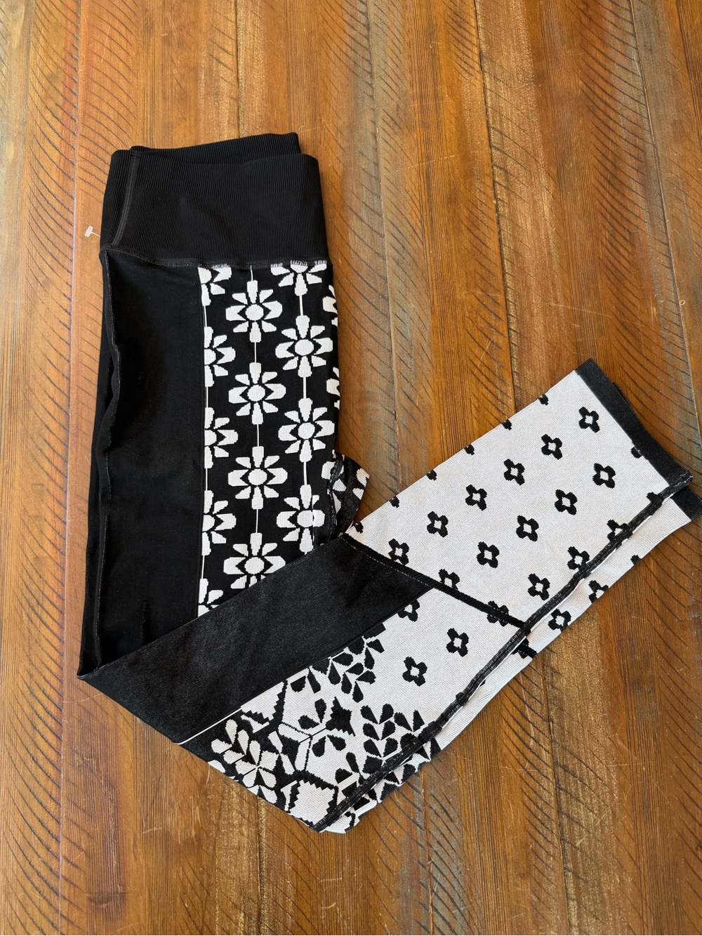 Women’s Free People FP Movement Leggings Pants Flower Large New - Picture 2 of 8